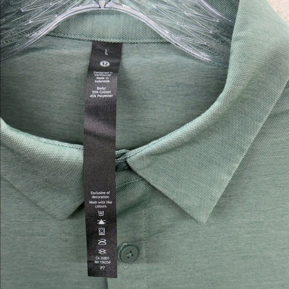 Lululemon commission Casual Men's Button Down Shirt in Sage Green - Picture 4 of 9